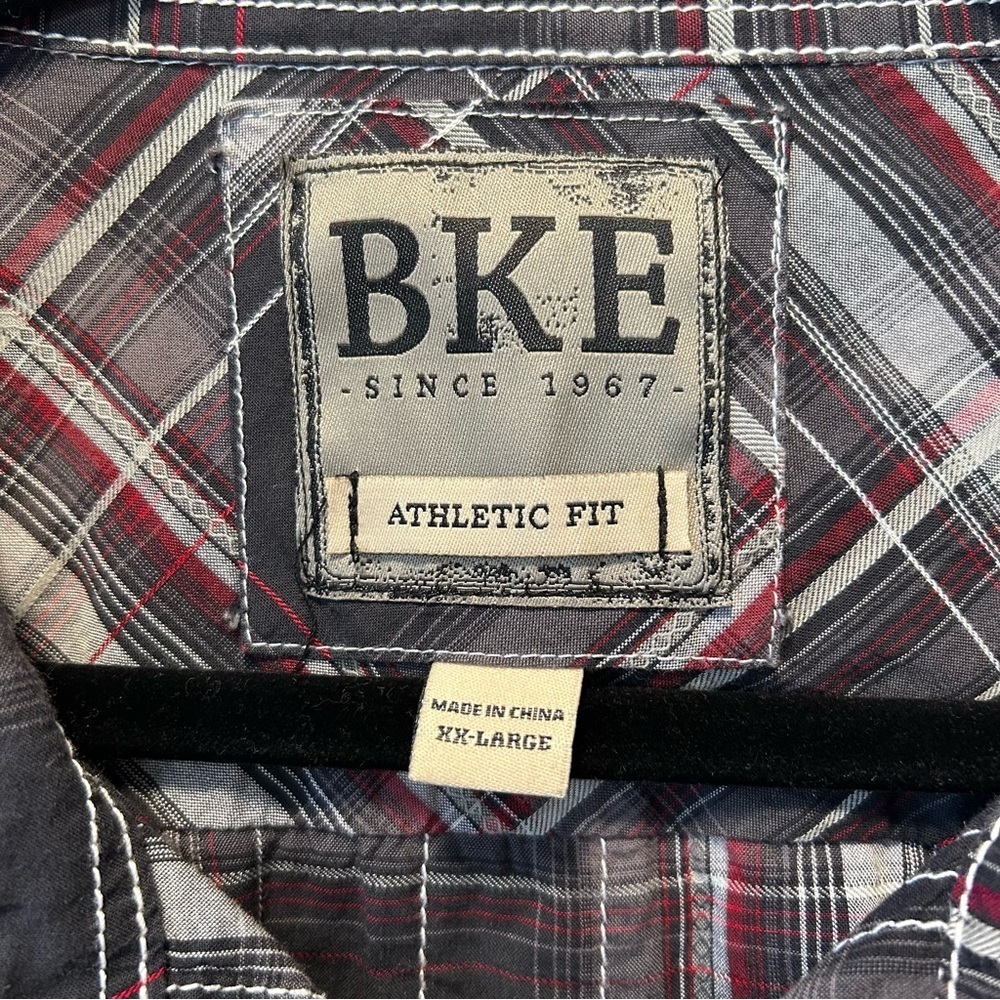 BKE Men’s Pearl Snap Black Red Plaid Western Style Athletic Fit Shirt Sz XXL - Picture 2 of 7